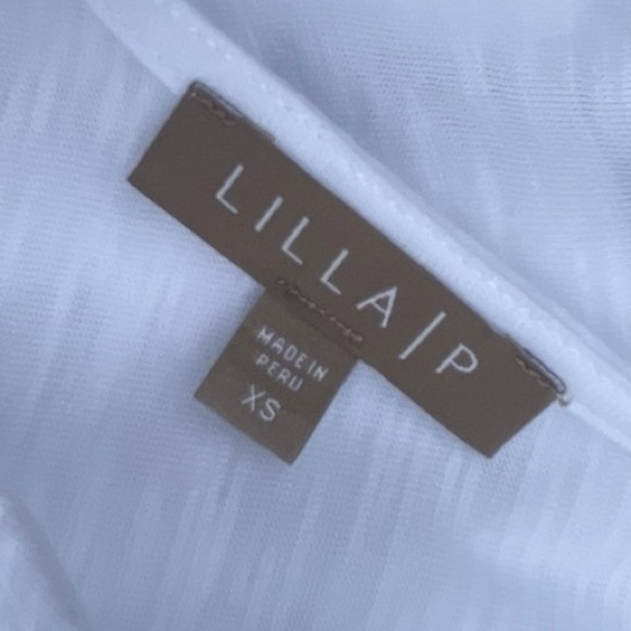 LILLA|P  v-neck batwing top - size XS - Picture 2 of 4